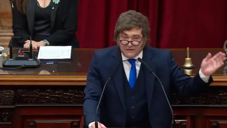 Qué escribió Javier Milei en los libros de honor de la apertura de ...