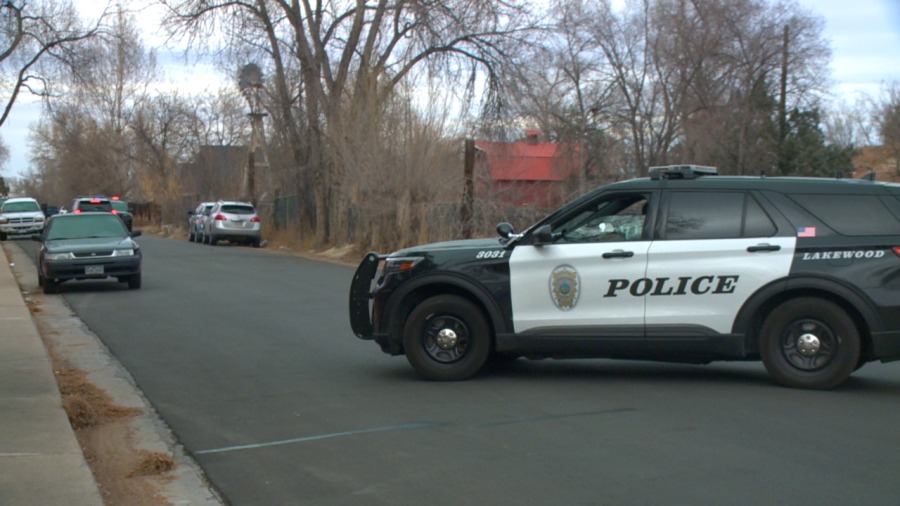 Lakewood police respond after reports that suspect 