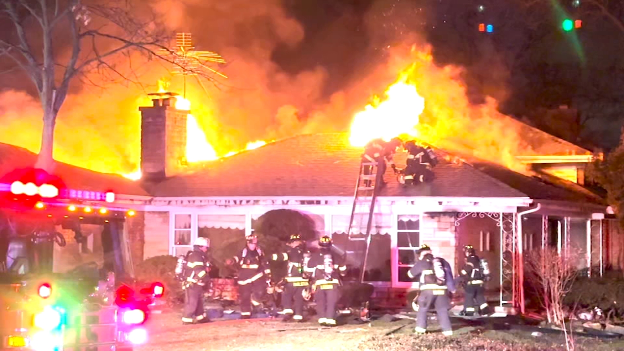 Large fire rips through home in Lincolnwood, officials say