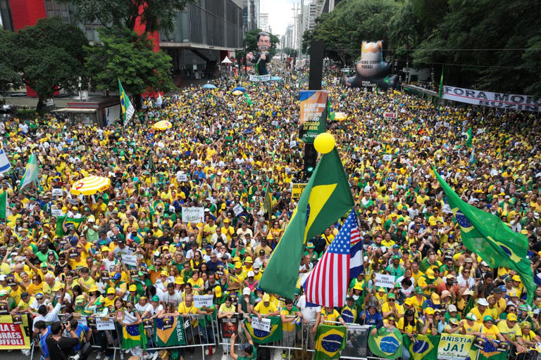 Simpatizantes de Bolsonaro se manifiestan contra Lula en diversas ...