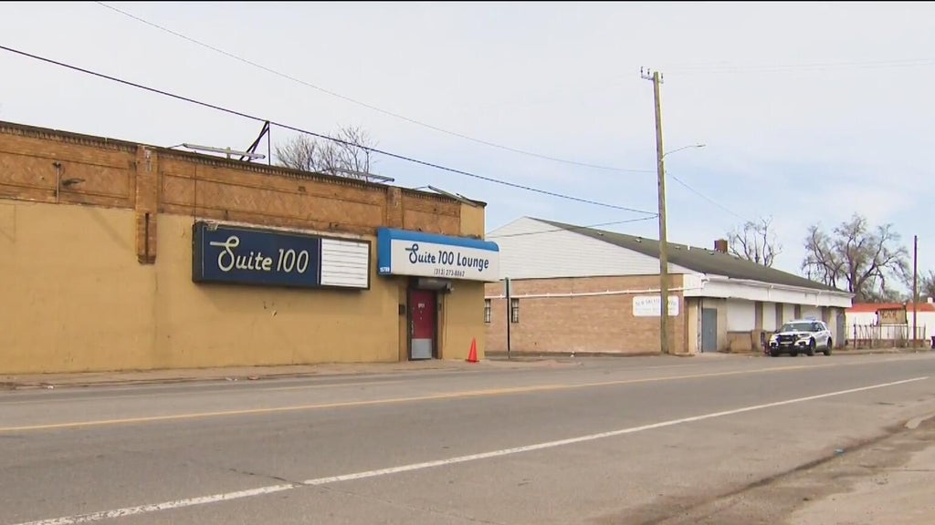 1 man killed, 2 others injured in shooting at bar on Detroit's west side