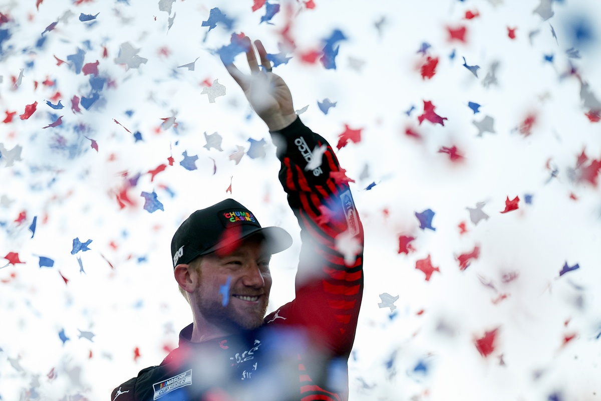 Tyler Reddick beats Van Gisbergen to earn historic COTA NASCAR Cup win