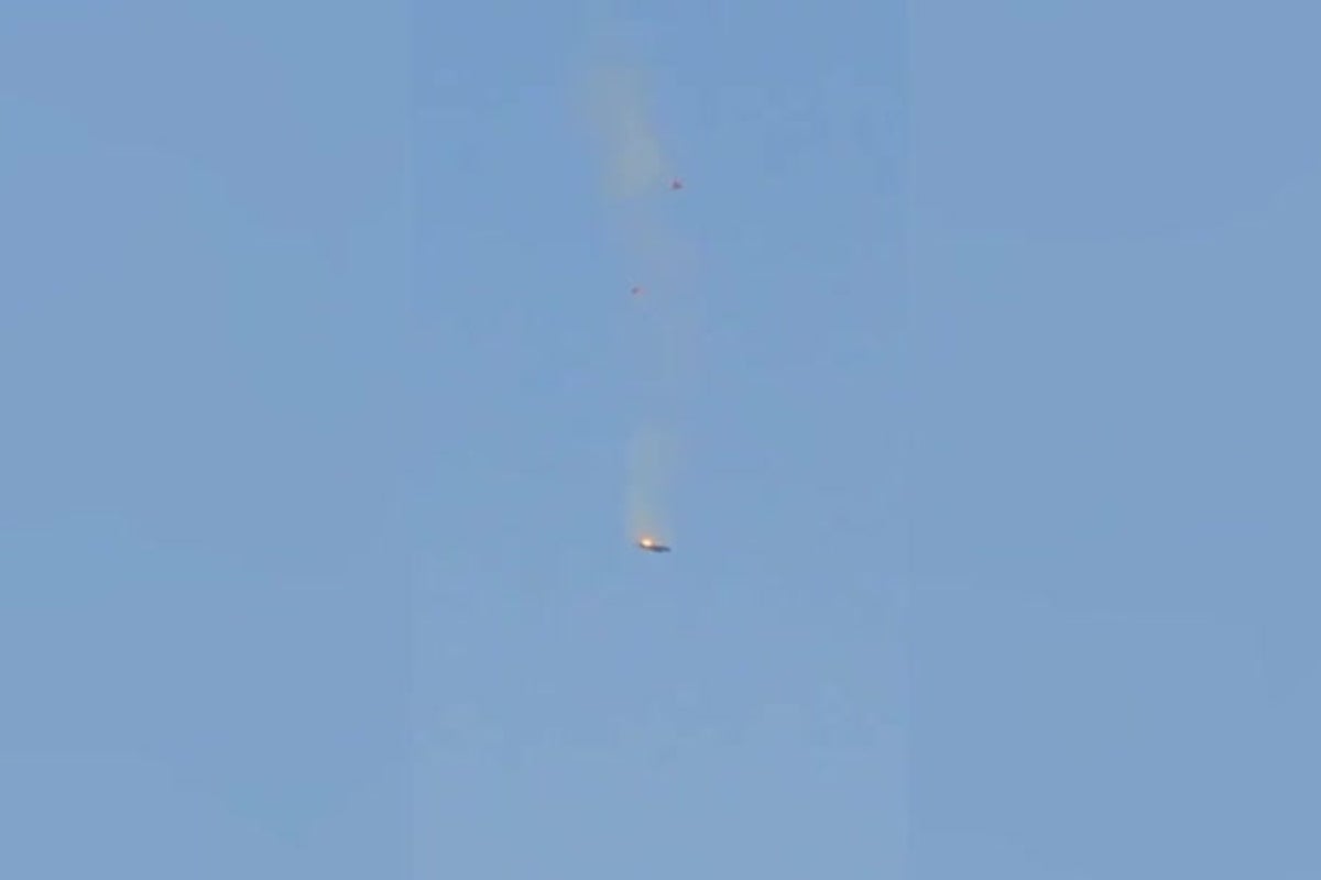 Video: Flaming US fighter jet tailspins to ground in Kuwait