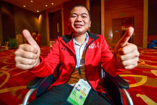Kỳ thủ khuyết tật đại thắng 2 cao thủ top 8 cờ tướng Trung Quốc
