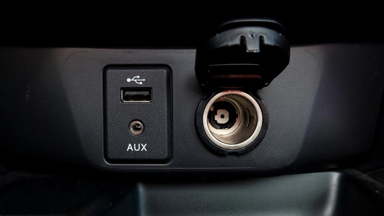 5 reasons your car's USB port might not be working (and how to fix it)