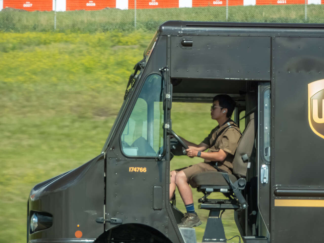 Texas UPS drivers offered $150K severance amid massive Amazon cutbacks