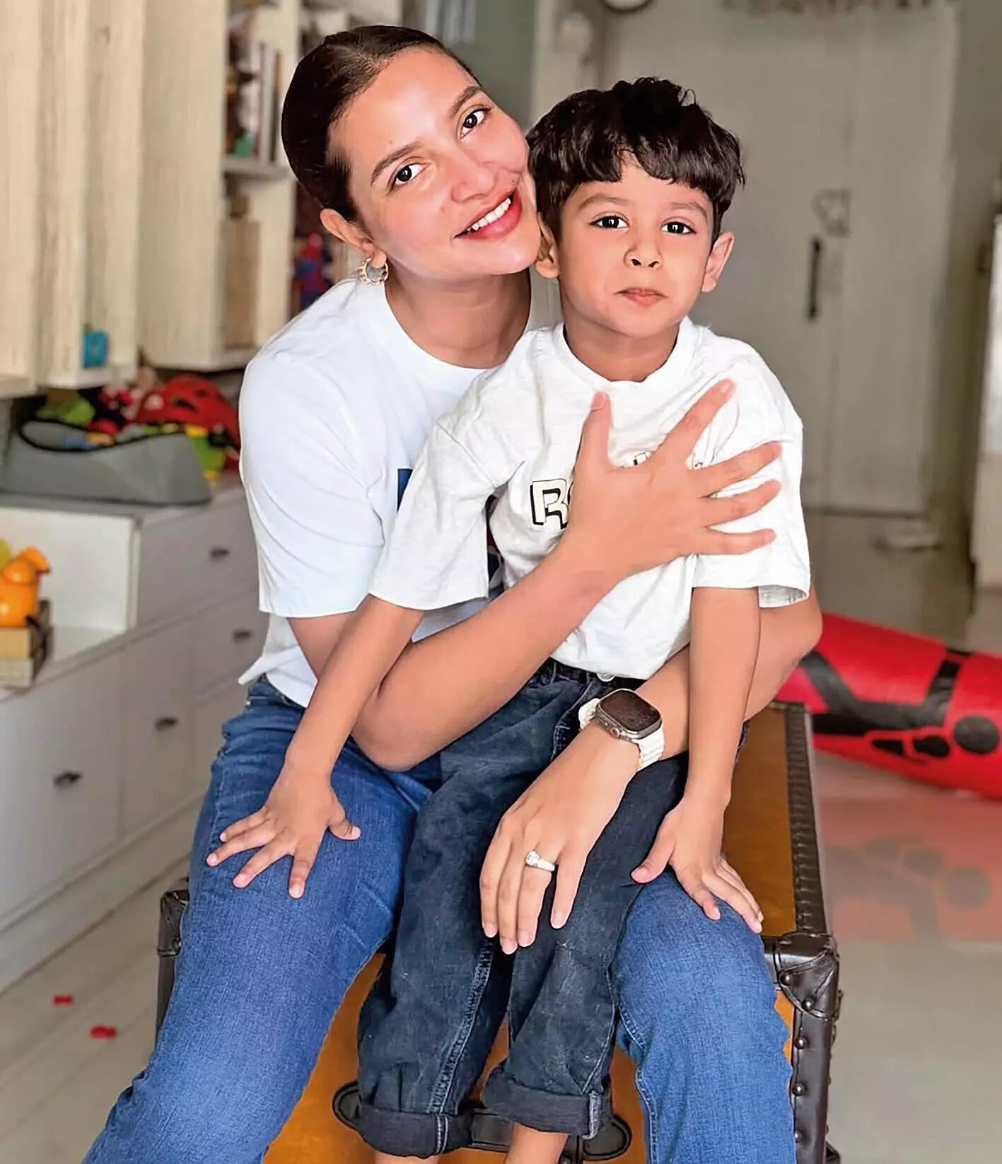 Subhashree and son Yuvaan stuck in Dubai