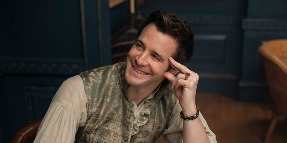 How old is Benedict in 'Bridgerton'?