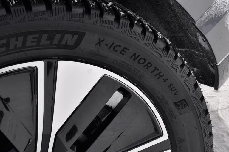polestar-4-not-afraid-of-serious-ice-and-snow