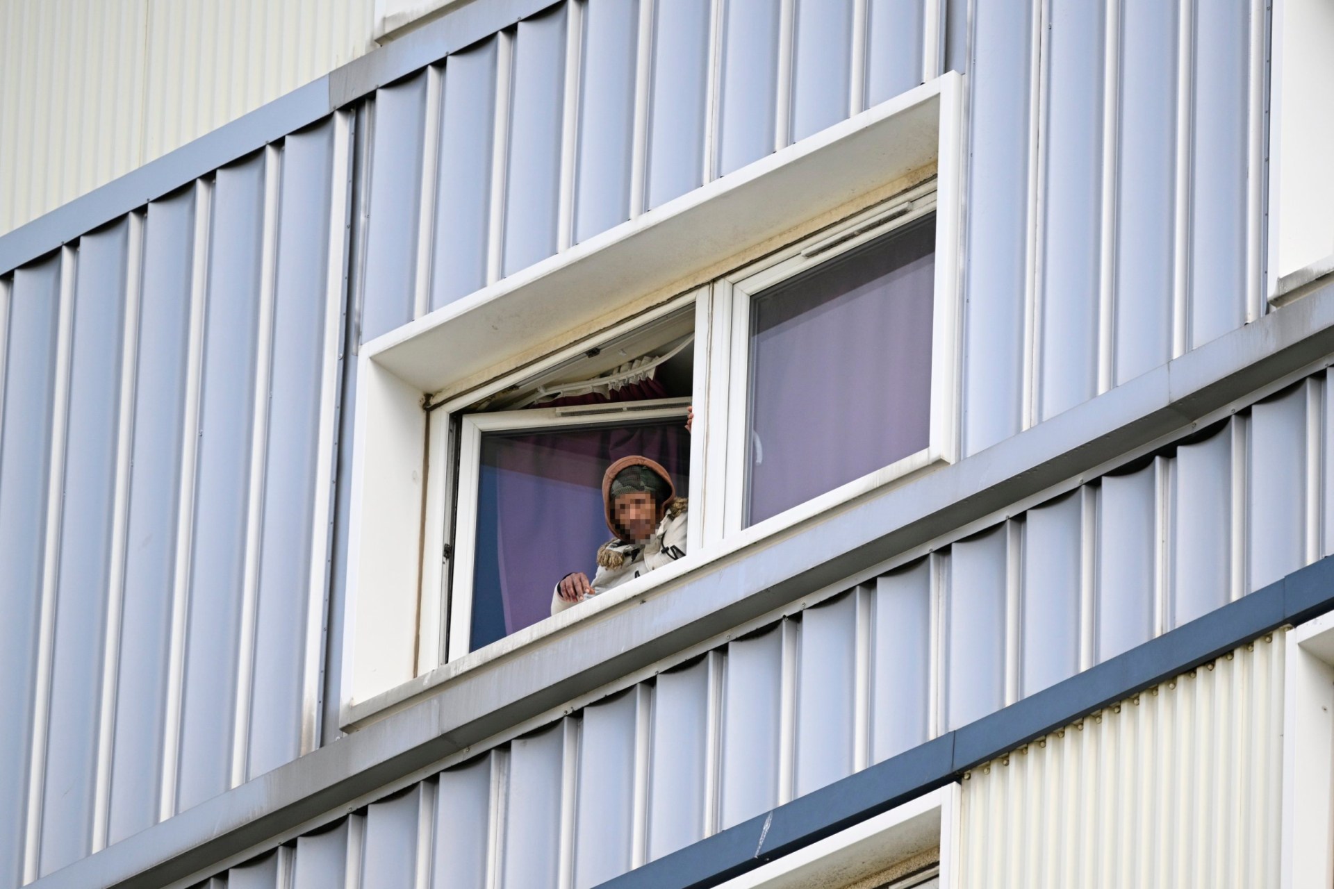 ‘Smiling’ knifeman barricades himself in Edinburgh tower after ‘stabbing multiple people’<br><br>