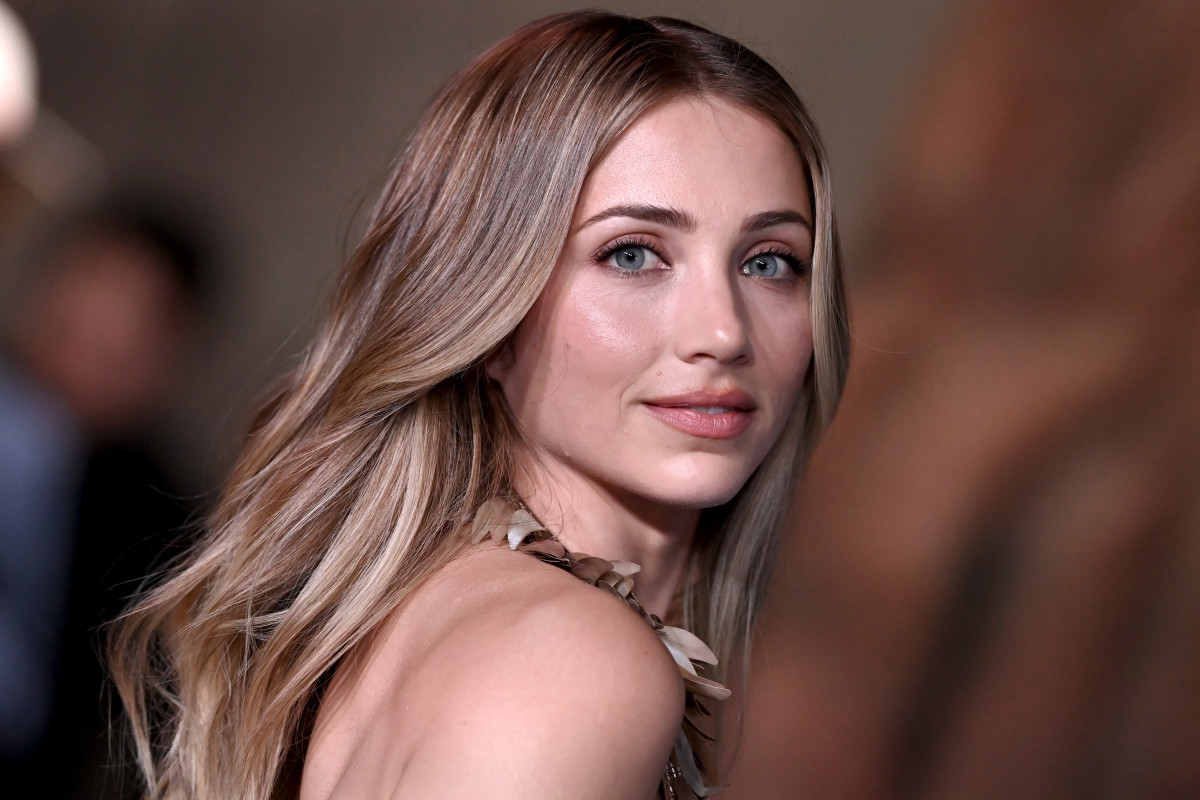 'One Piece' star's stunning appearance draws attention: 'Face card of ...