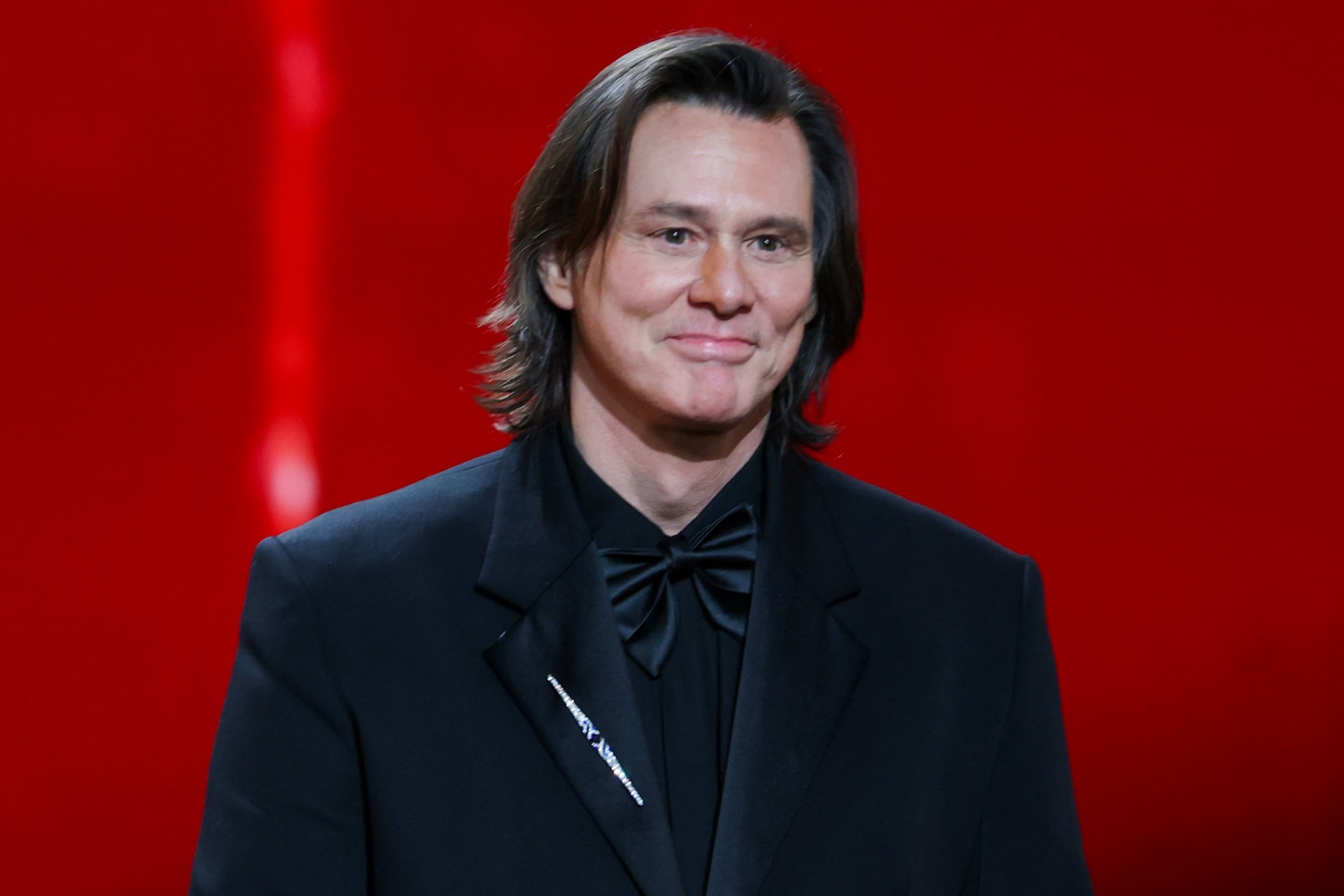 Makeup artist claims they impersonated Jim Carrey with mask - what's ...