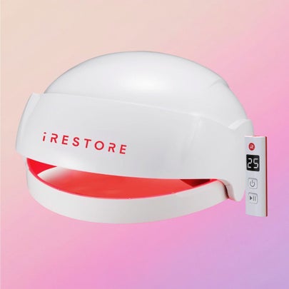 A red light therapy cap