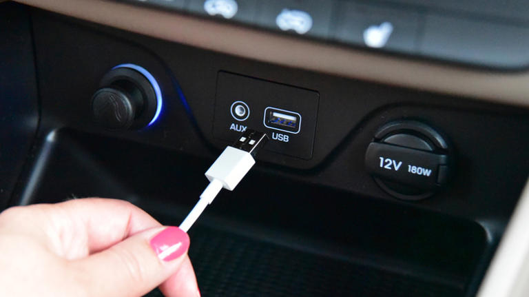 5 reasons your car's USB port might not be working (and how to fix it)