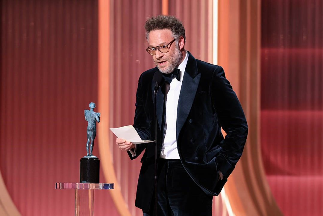 Seth Rogen chokes up as he accepts posthumous SAG Actor Award for ...