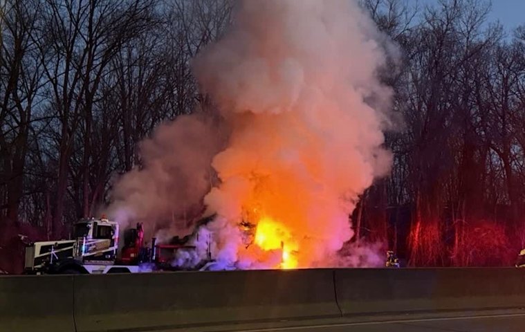 Tractor-trailer fire shuts down I‑95 southbound in Harrison