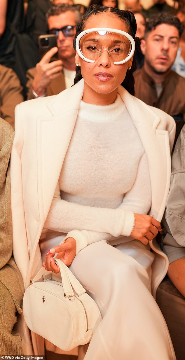 Milan Fashion Week's worst-dressed, from bare midriffs to bizarre stockings