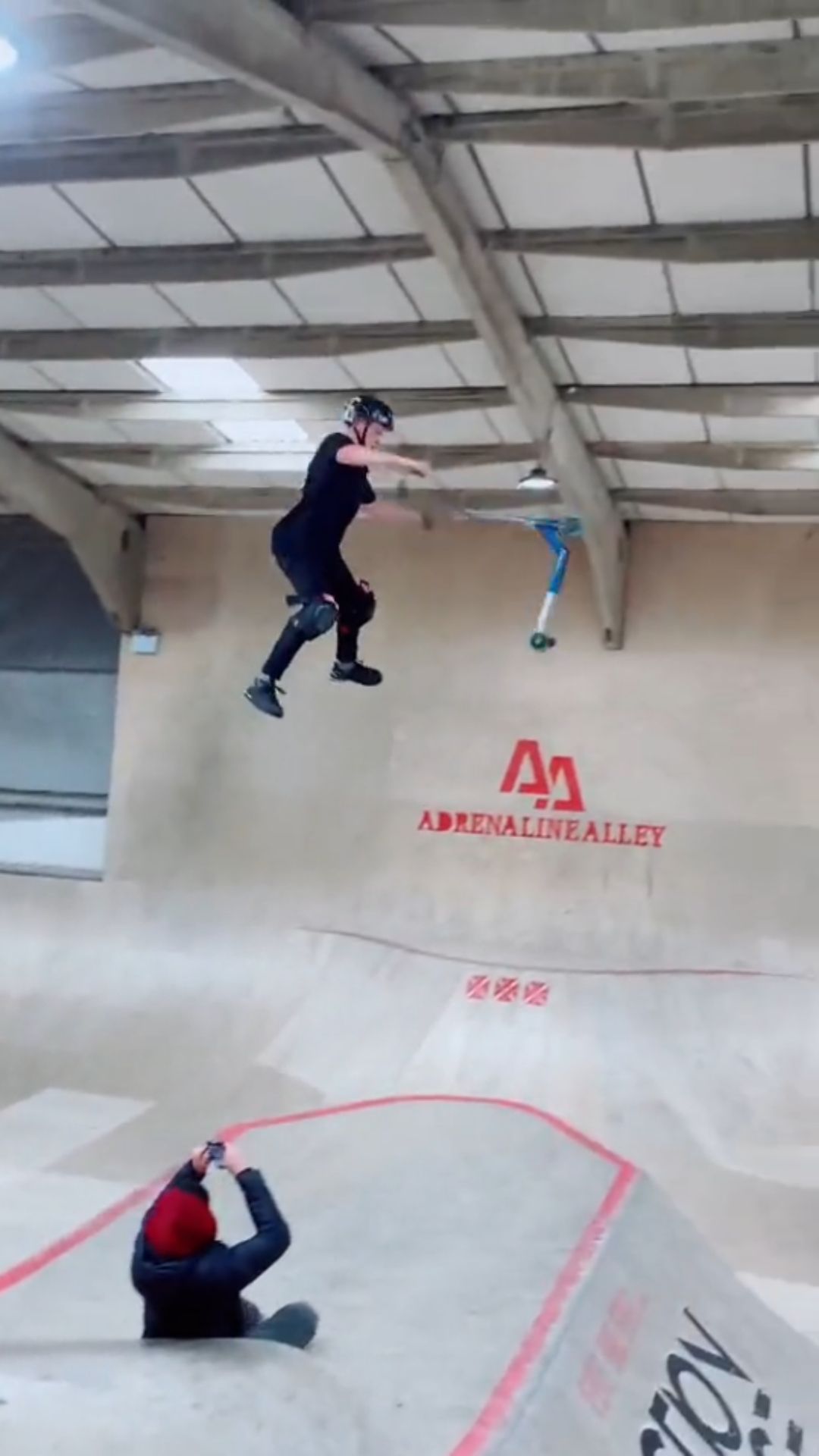 Insane double front flip at Doventon Skatepark