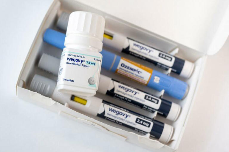 tirzepatide nausea relief reddit Tirzepatide vs semaglutide for weight loss