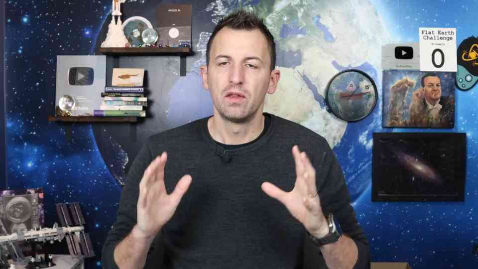 Flat earther meets aerospace engineering