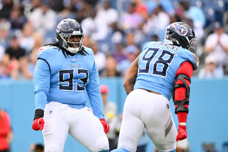 8 things to know about new Jets DT T'Vondre Sweat