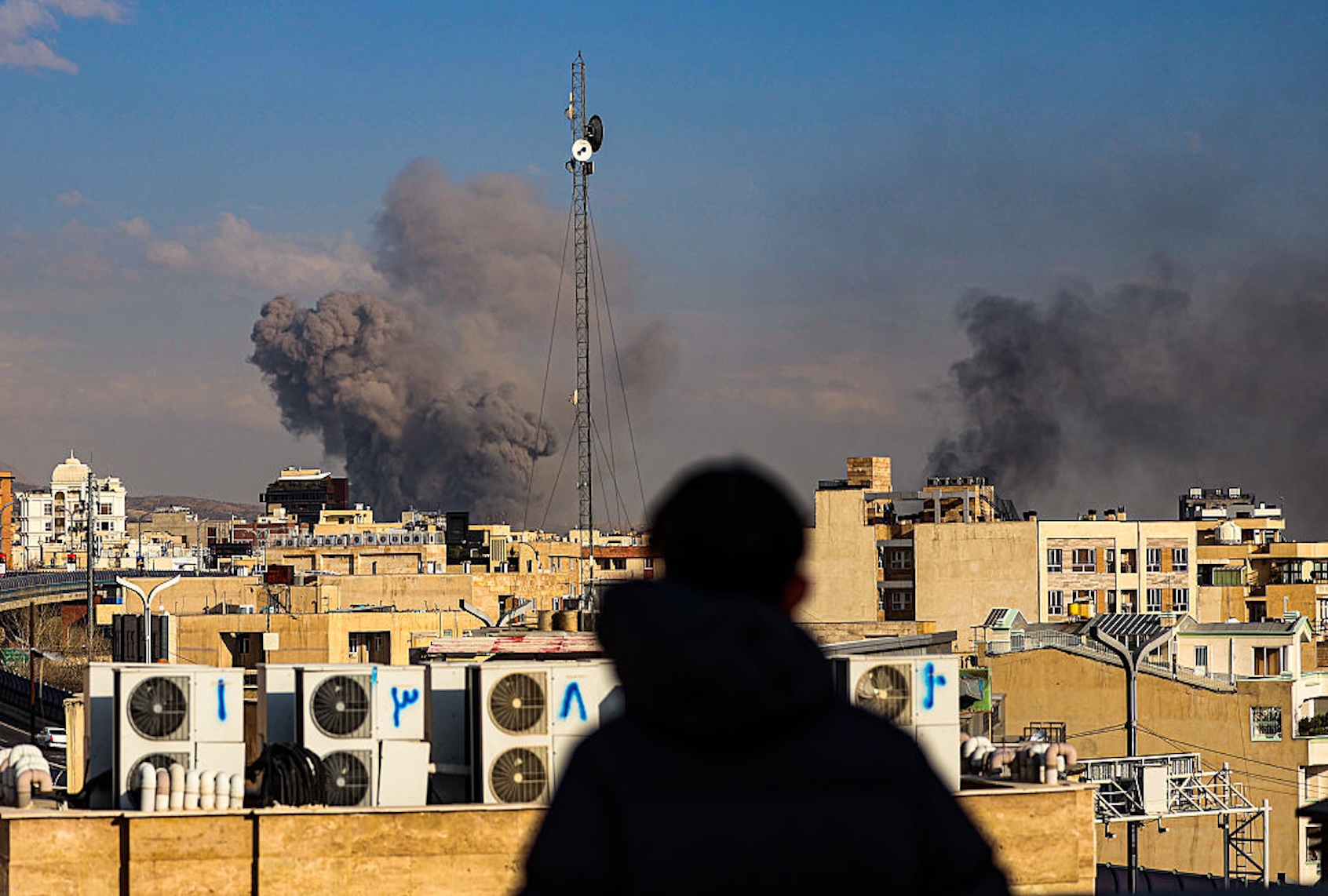 Mainstream media rallies for war, again