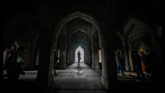 Tourism department begins evening heritage walks across Delhi