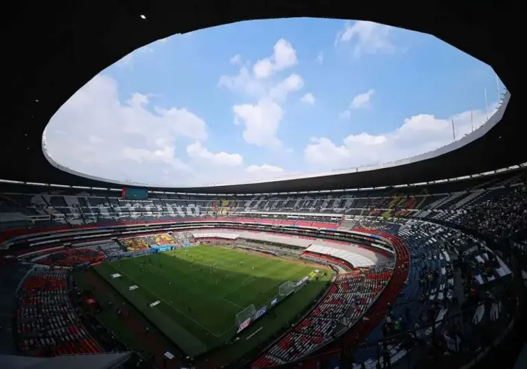 Grupo Ollamani solicitó un crédito de 2,100 millones de pesos para remodelar el Estadio Azteca; el préstamo se pagará hasta el año 2037.