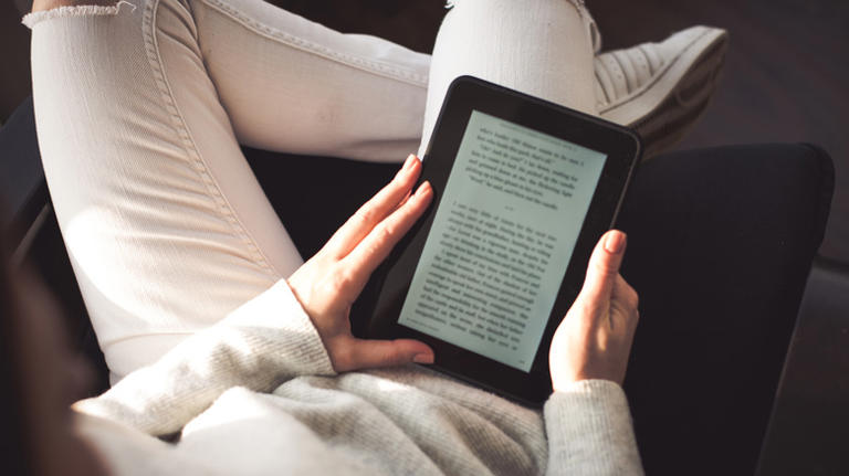 5 e-readers on Amazon that users swear by