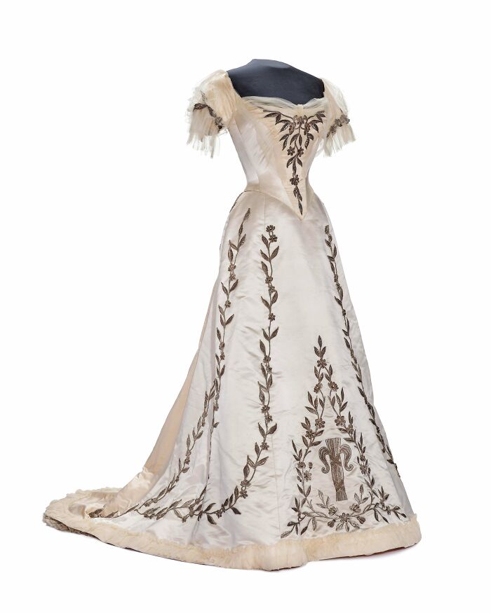 100 Historical Garments That Would Surprise People If Anyone Wore Them Today