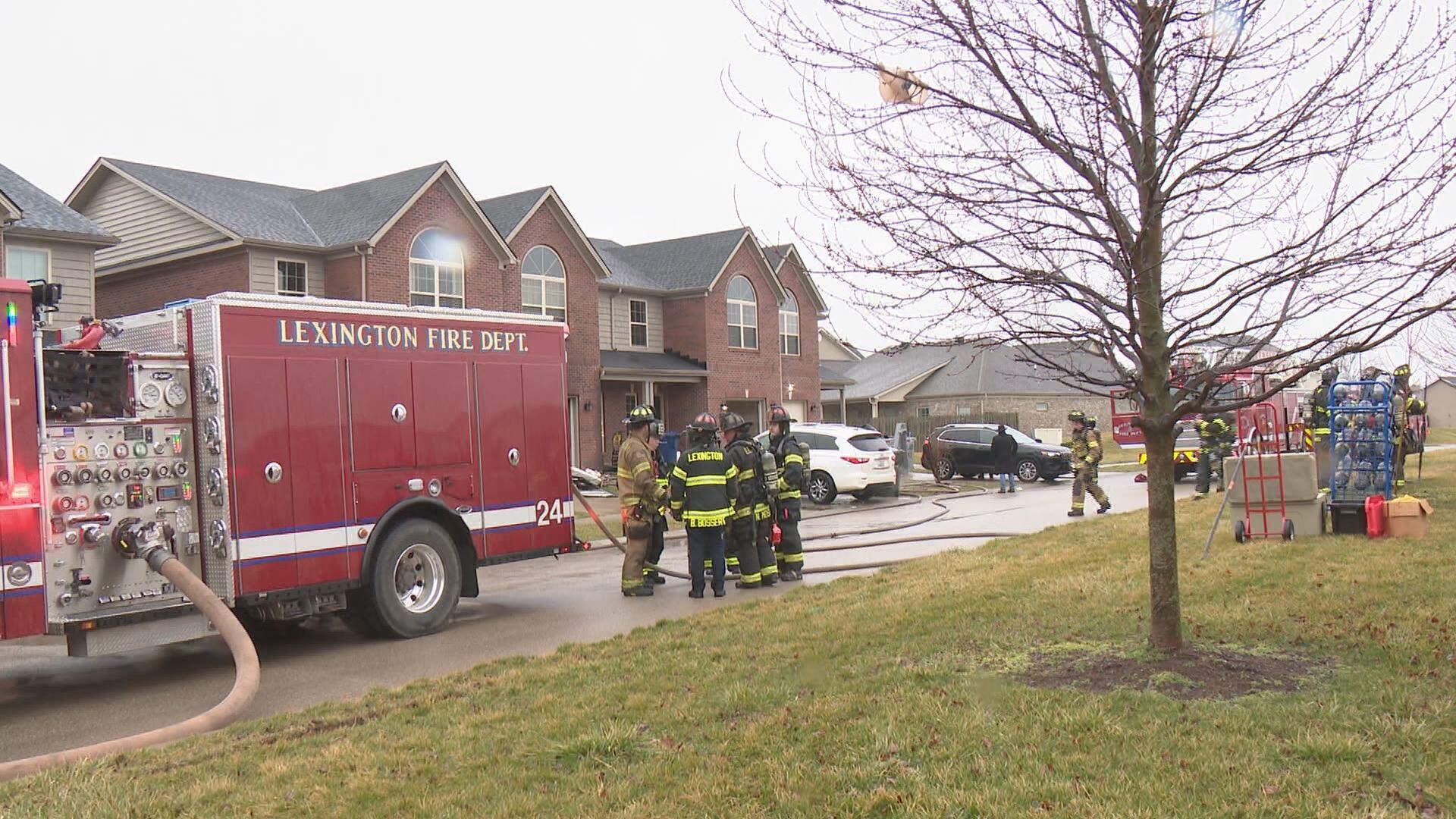 Crews respond to Lexington garage fire