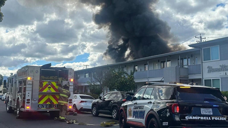 2-alarm fire breaks out at apartment complex in Campbell