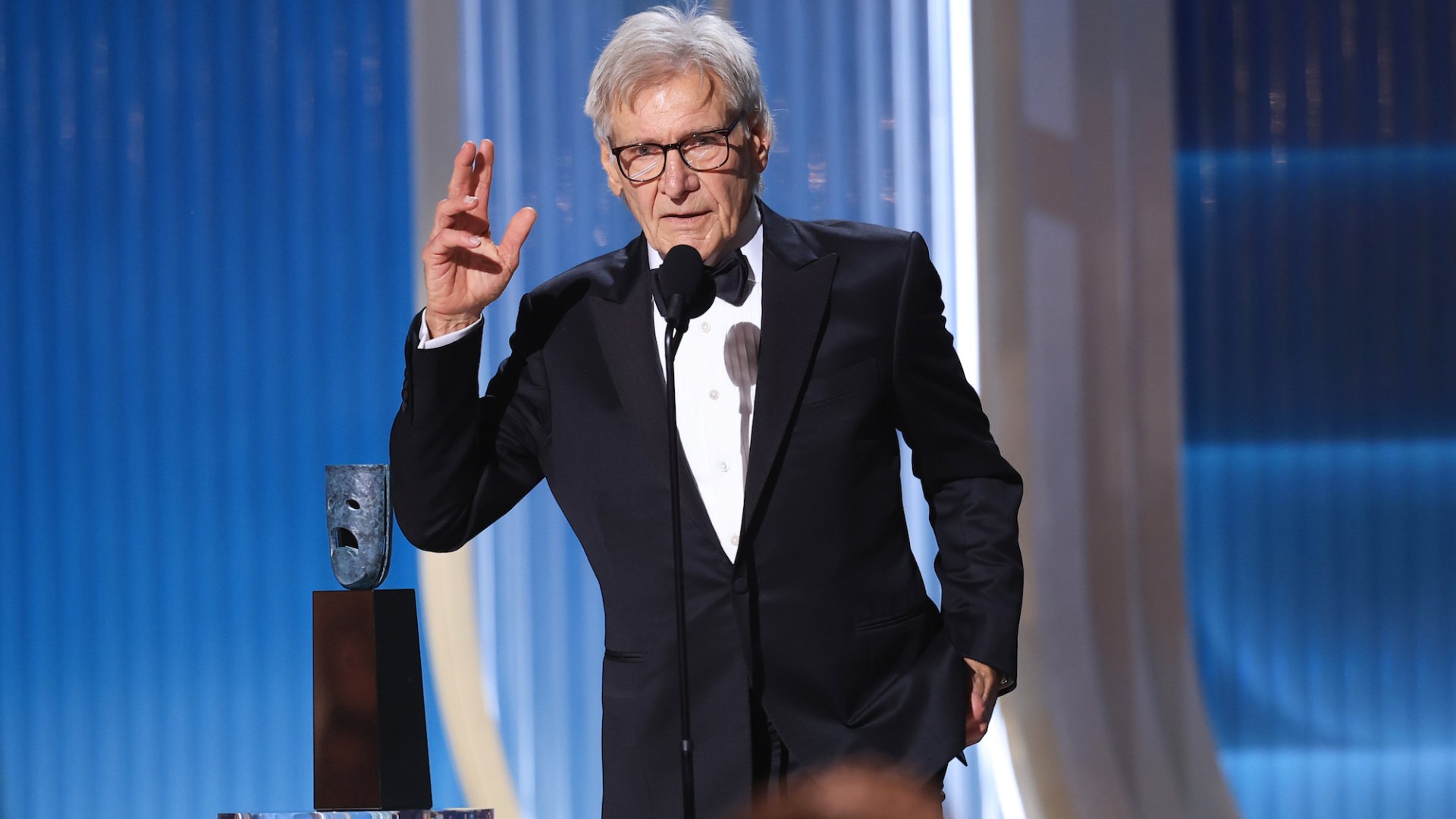 Harrison Ford acepta entre lágrimas el premio a la trayectoria en los ...