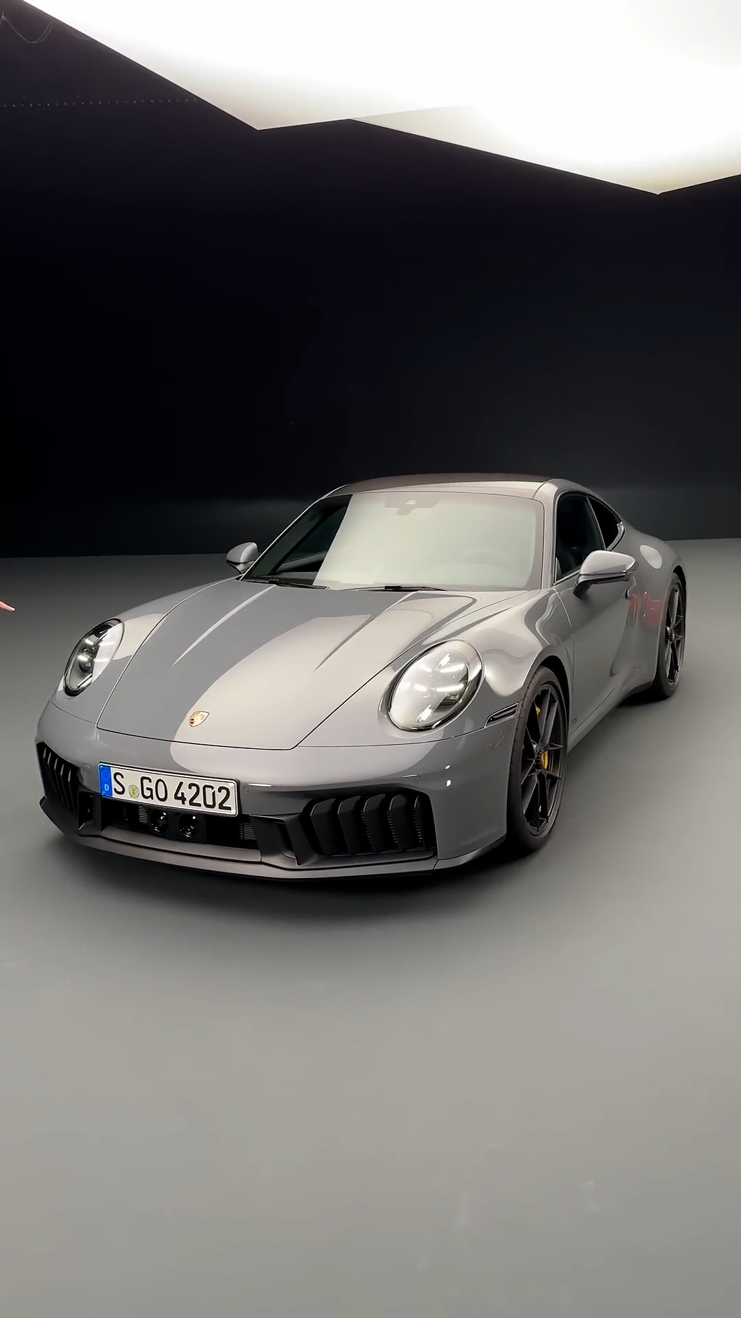 How significant are the changes to the 911 GTS with the hybrid system?