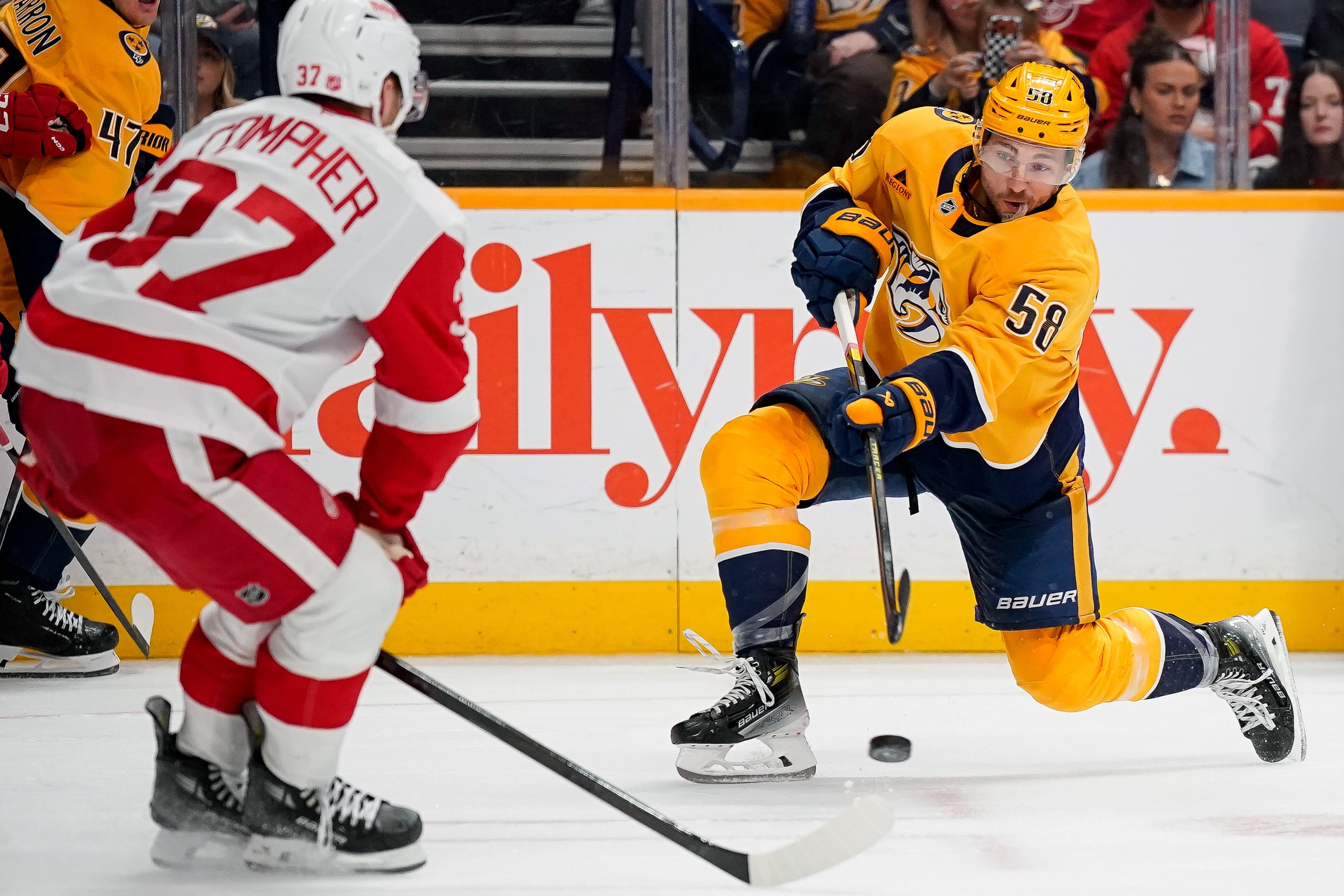 Nashville Predators trade Michael Bunting to Dallas Stars for third ...