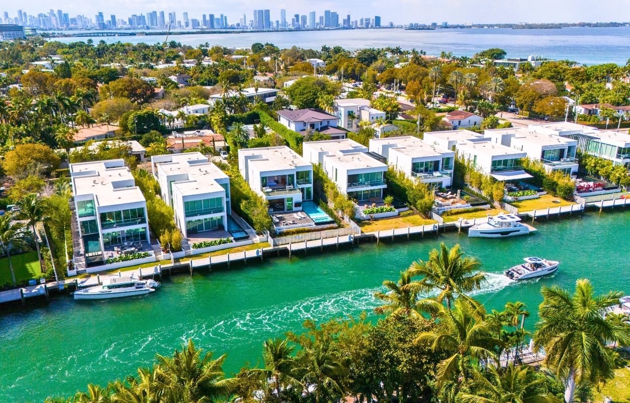 Exclusive: $9.25M Miami Beach house is one of only 6 to enjoy full Ritz ...