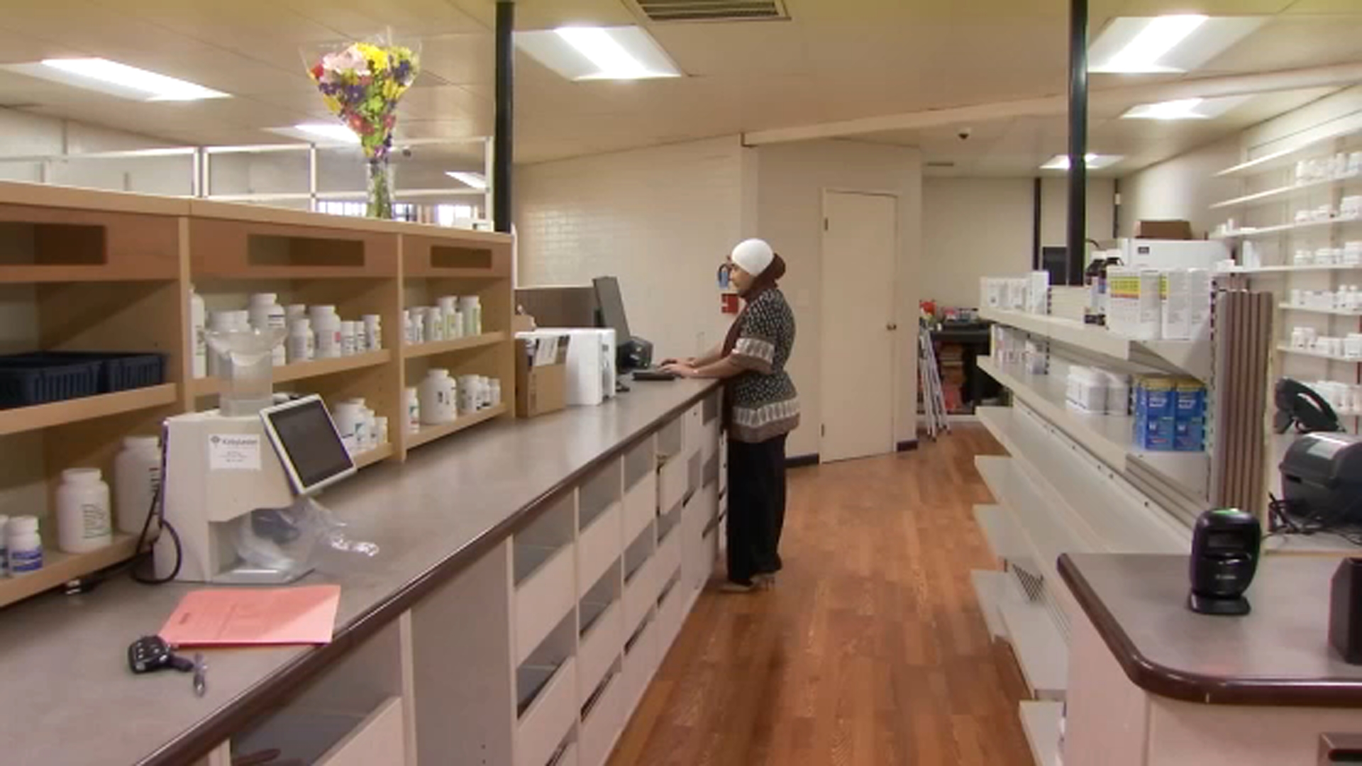 Former Chowchilla Rite Aid pharmacist opens new pharmacy, hires old co ...