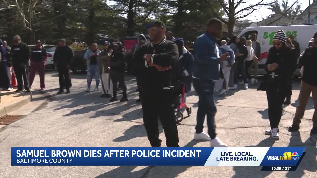 Man allegedly punched twice by police officer dies, OAG says