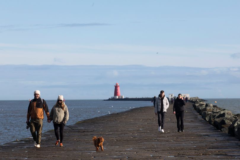 Ireland weather: 14C highs to plunge to -2C as Met Eireann issues cold ...