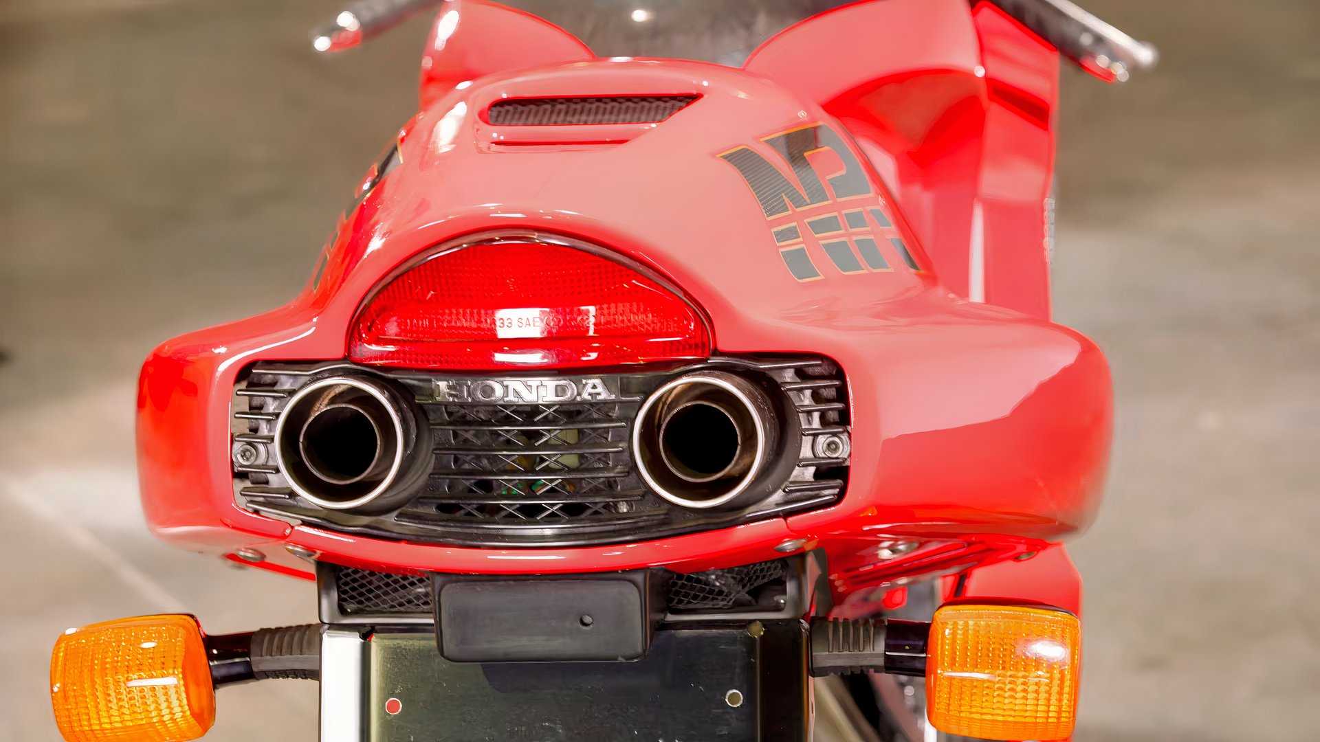 Exhaust tips on 1992 Honda NR750