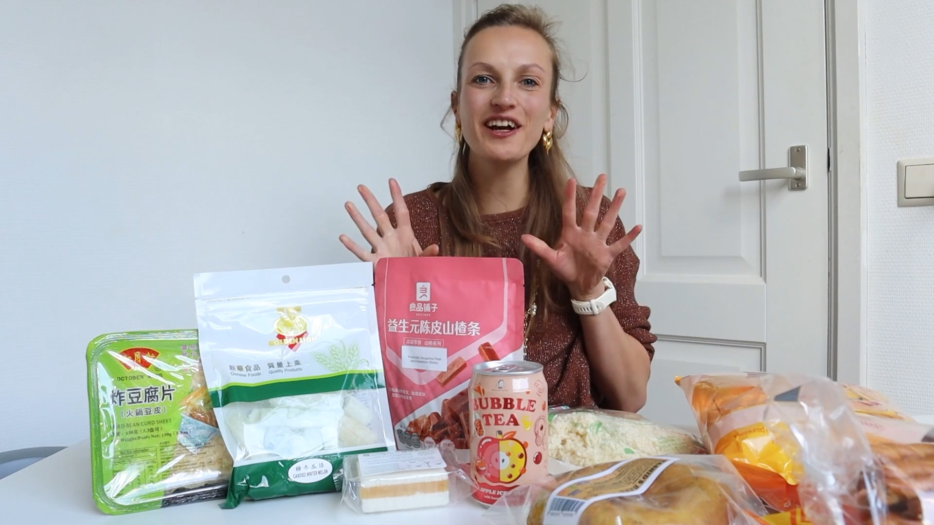 Onbekende Aziatische snacks testen en proeven