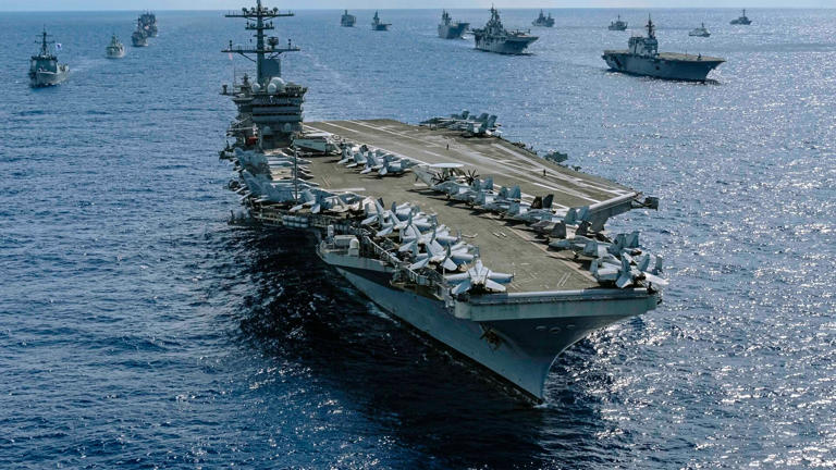 6000 Soldaten: Mit diesem Atom-Monster USS Lincoln wollen die USA im ...