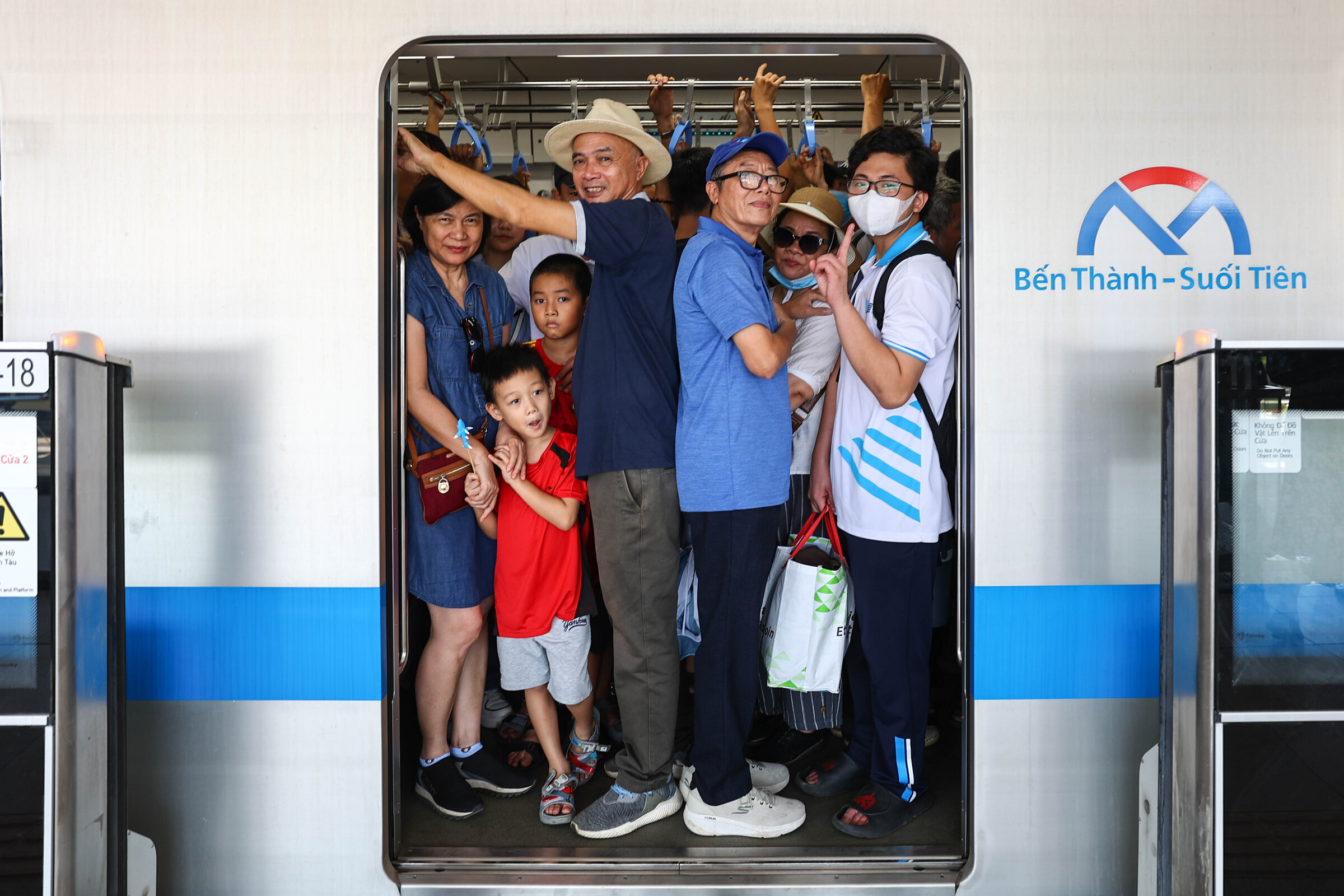 TP HCM miễn vé đi metro, xe buýt ngày bầu cử 15/3