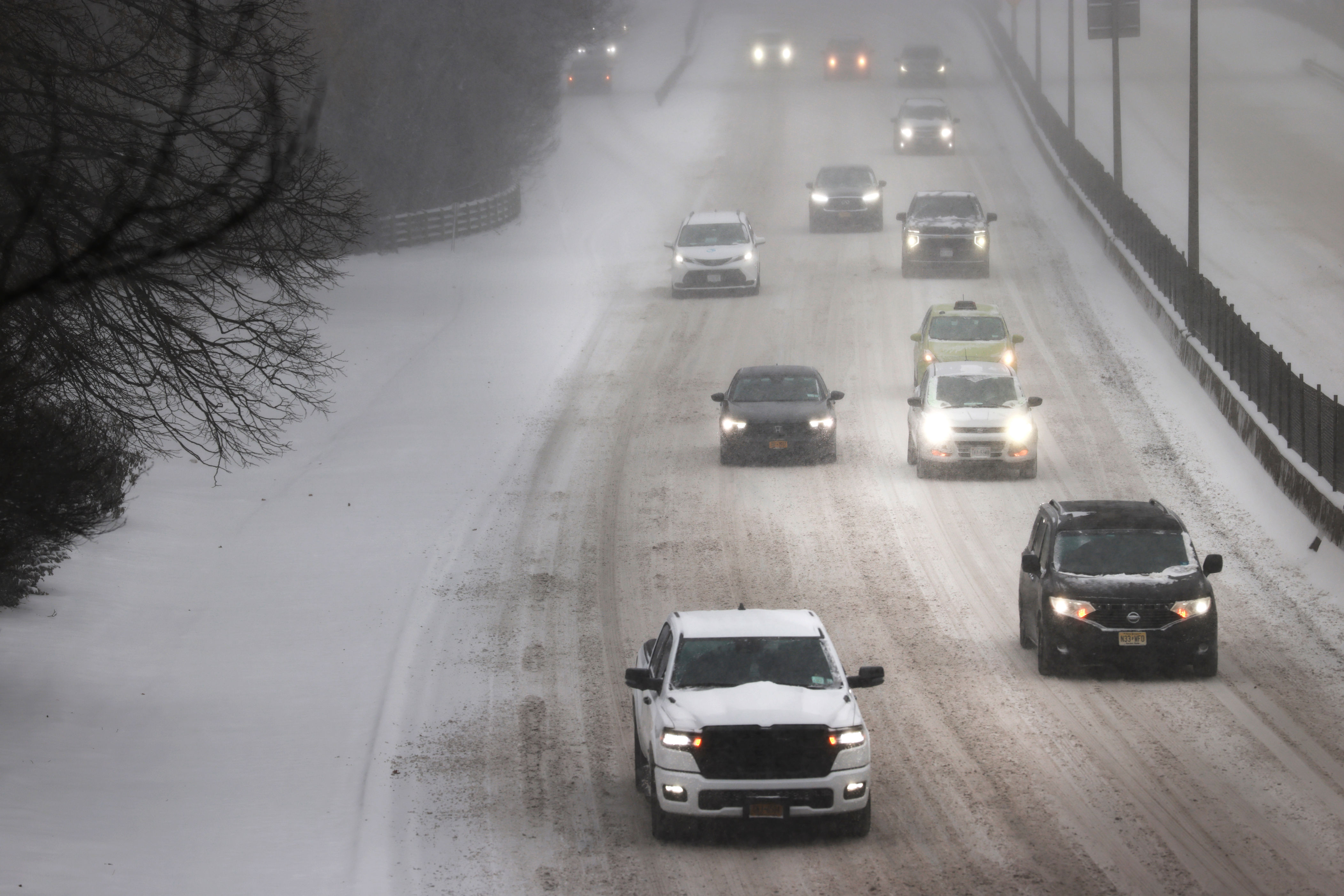 Winter weather warning in 17 states, 13 inches of snow forecast — 