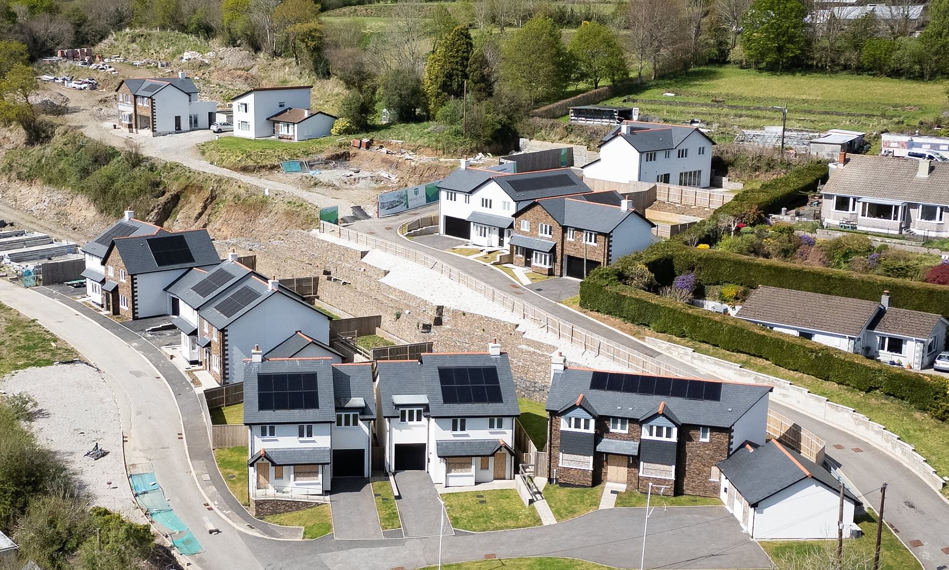 Fury over 'ghost estate' in Cornwall with 33 new-build homes but no one ...