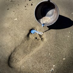 DIY Crocs upgrade 🔩 Sand and simple metal 🐊