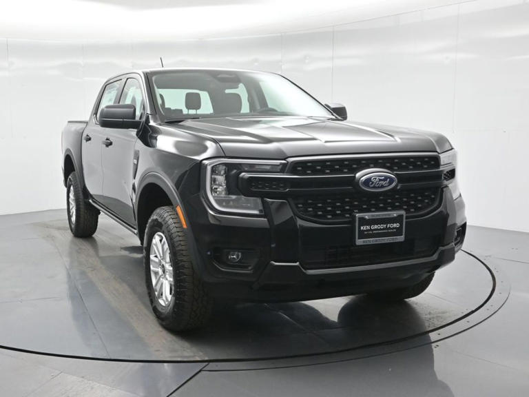 Ford dealer drops hot 2025 Ranger SXT lease offer for March for just ...
