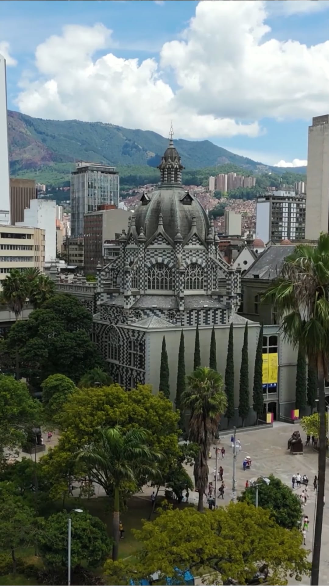 Medellín, Colombia: Drone tour of the Andean city