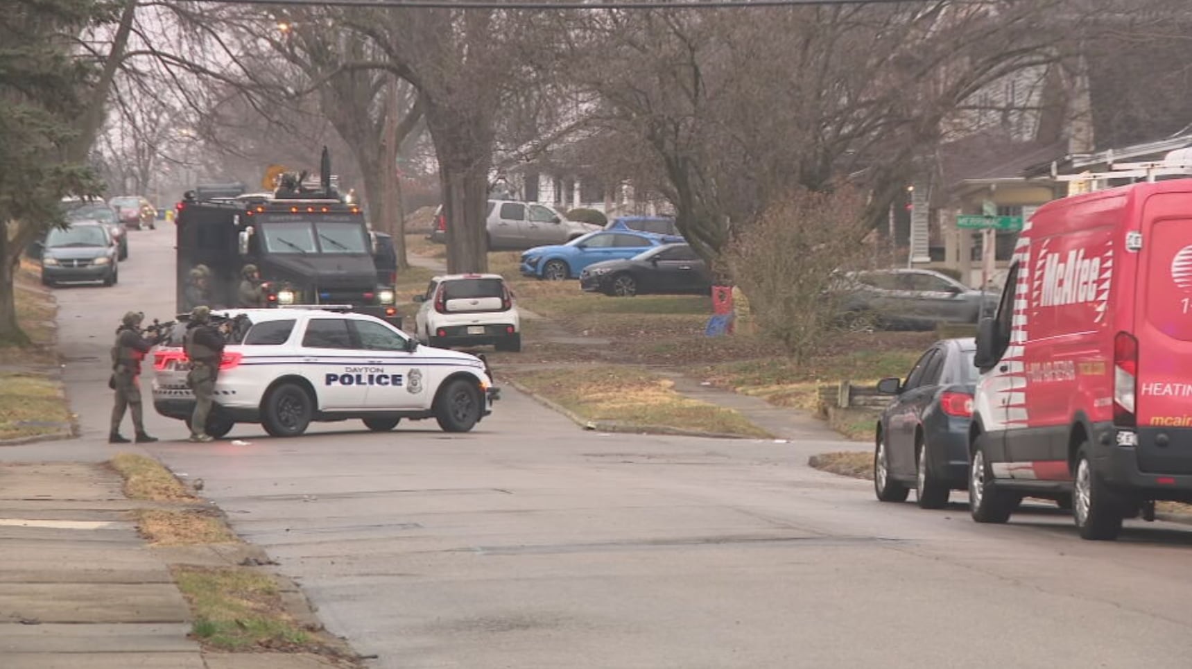 25-year-old man in custody after SWAT standoff in Dayton neighborhood