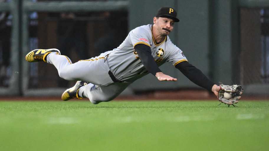 Pirates' Ryan O'Hearn adjusting to new fielding assignment
